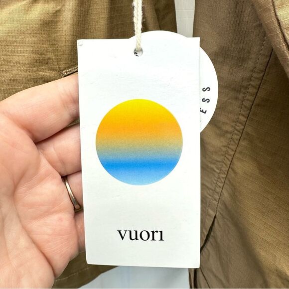NWT Vuori ripstop jacket wheat tan color women's small. - Picture 4 of 4